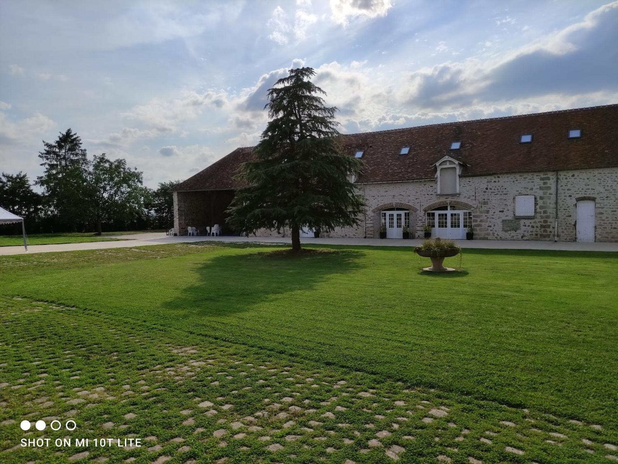 Domaine De La Ferme De Mont Bed & Breakfast Mormant Eksteriør bilde